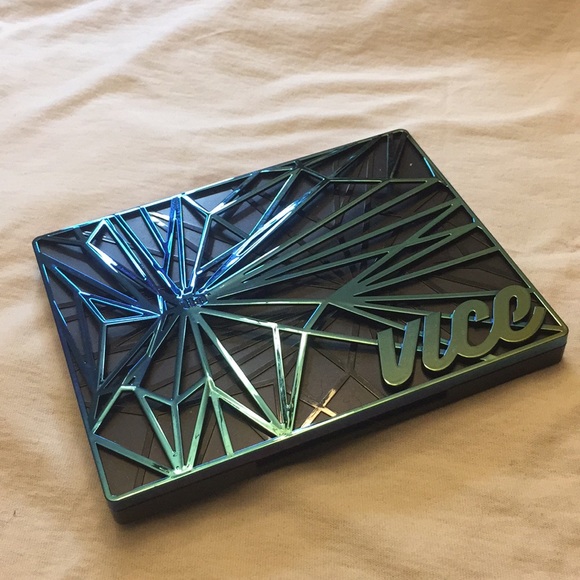 Urban Decay Vice 4 Eyeshadow Palette - Picture 2 of 4